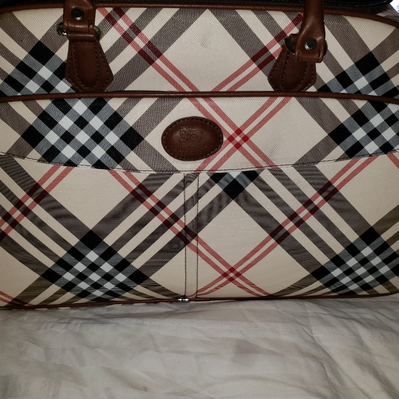 Beautiful Rolling Luggage for Carry-Ons - Picture 4 of 14